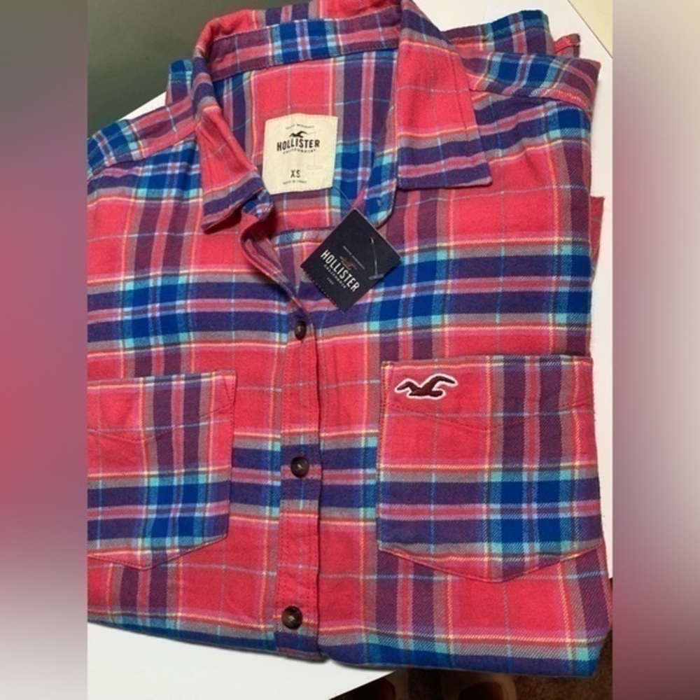 Hollister Size XS Super Cute Pink and Blue Long Sleeve Flannel